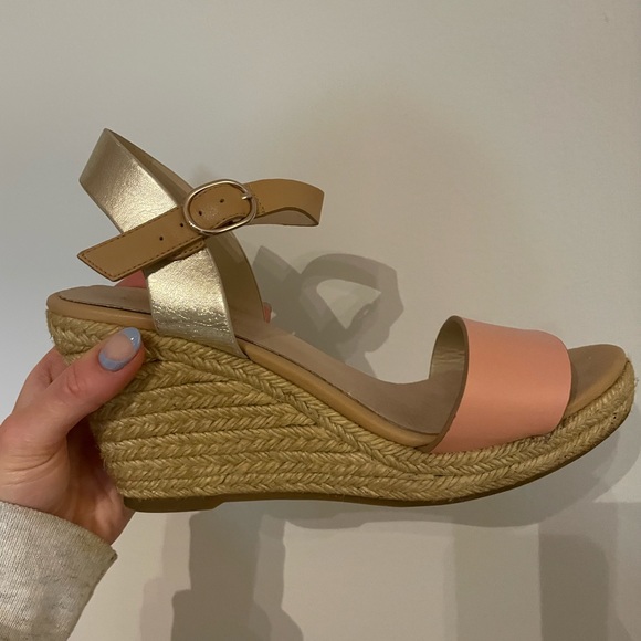 Wedge Heels - Picture 3 of 3